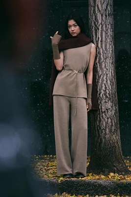 SOFT PIQUÉ MOCK NECK TOP