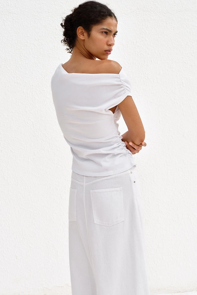 RUCHED ASYMMETRIC T-SHIRT