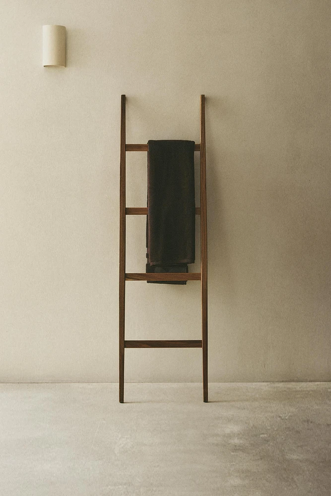 ACACIA TOWEL RACK