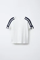 T-SHIRT À BANDES ET LACETS
