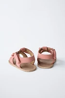 SANDALES EN CUIR PAPILLON