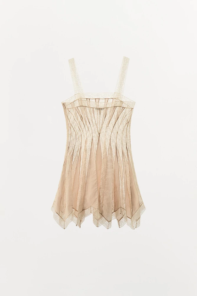 RUFFLED LACE DRESS