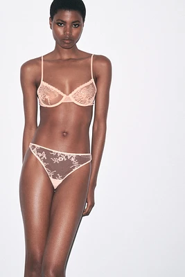SOUTIEN-GORGE À ARMATURES EN DENTELLE