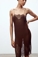 ROBE PLISSÉE EN DENTELLE