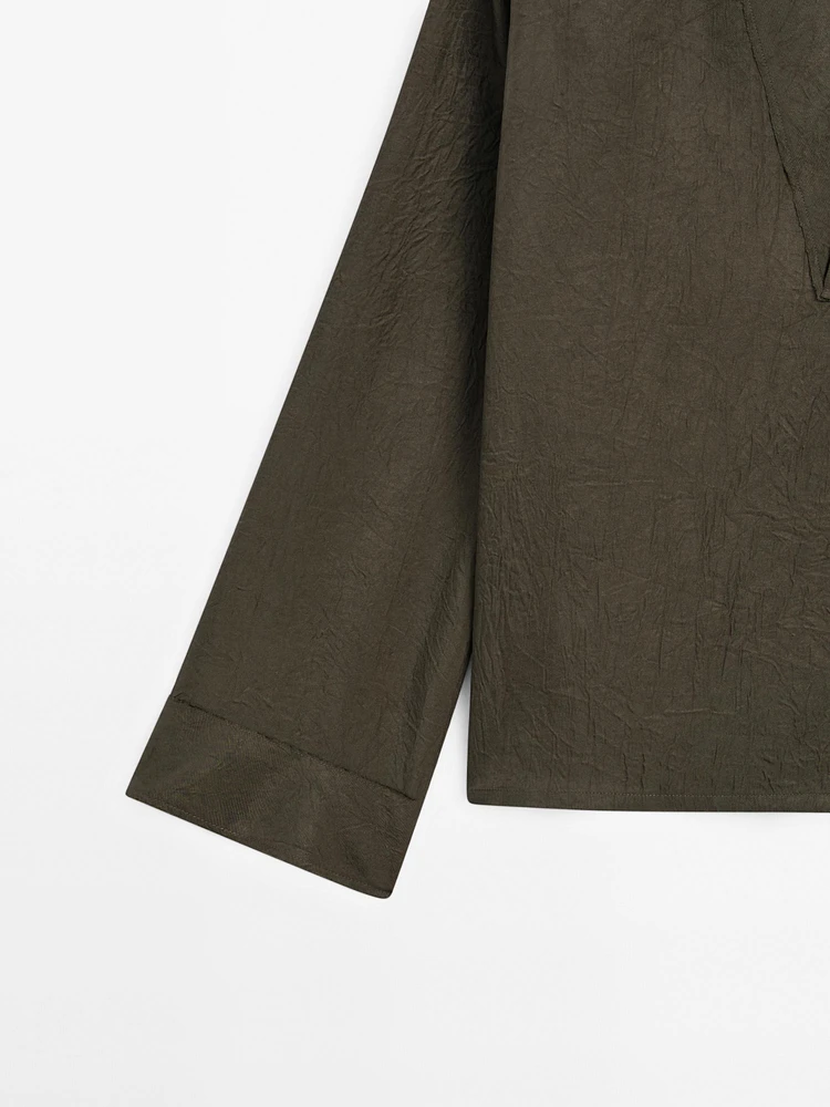 Blouse fluide à col polo