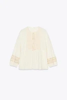 BLOUSE EN MATIÈRES VARIÉES CROCHET