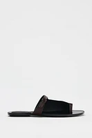 SANDALES PLATES EN CUIR ASYMÉTRIQUES