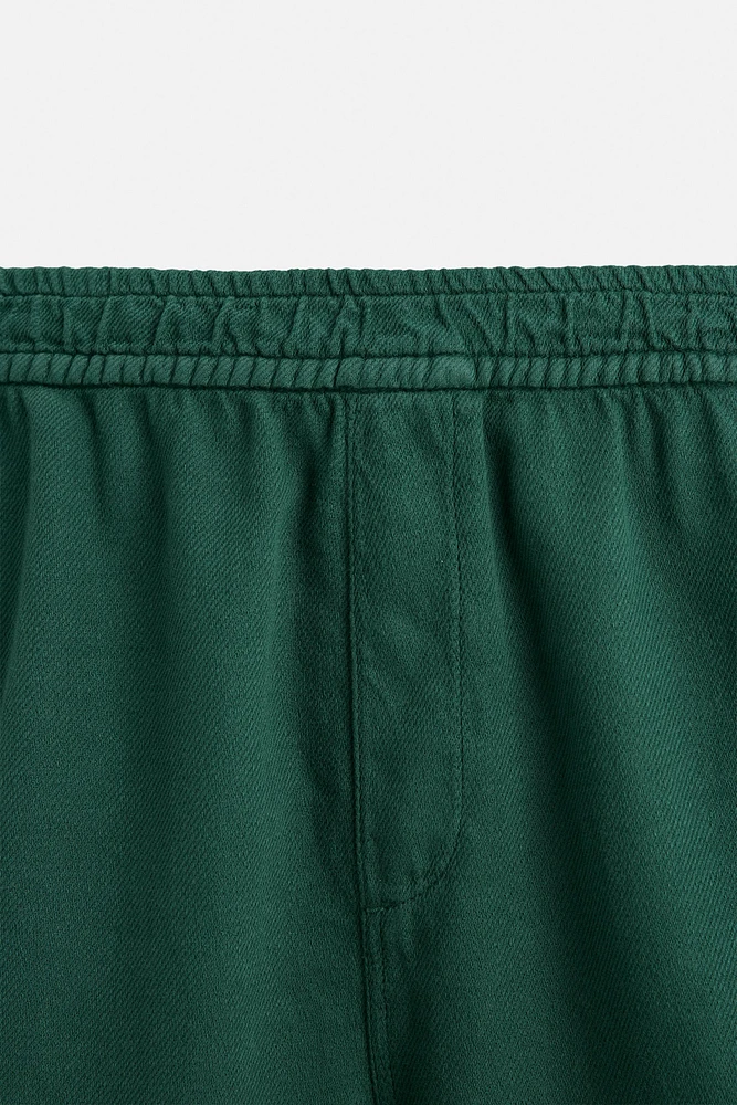 TEXTURED CARPENTER POCKET SHORTS