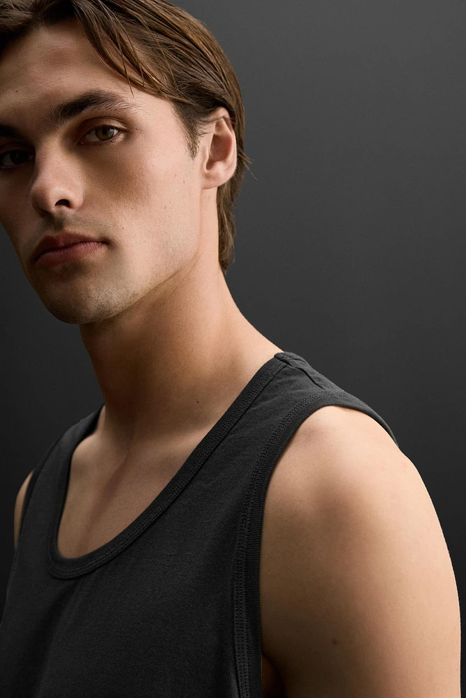 TRAINING TANK TOP