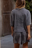 FLOWY SHORT SLEEVE SHIRT