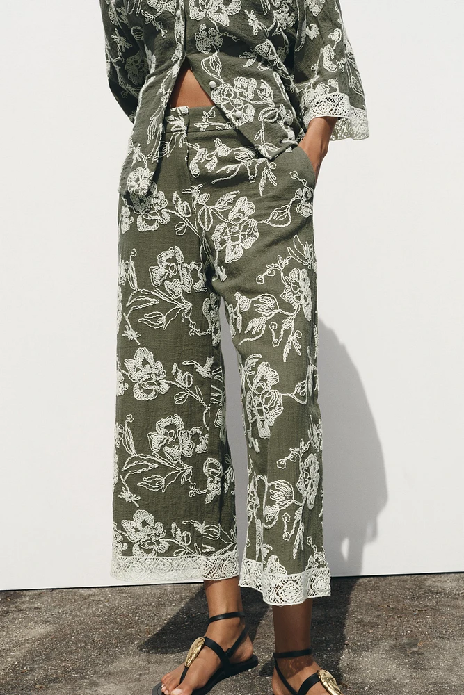 PANTALON BRODÉ GUIPURE BAS