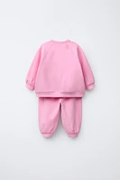 SWEATSHIRT AND JOGGER PANTS SET