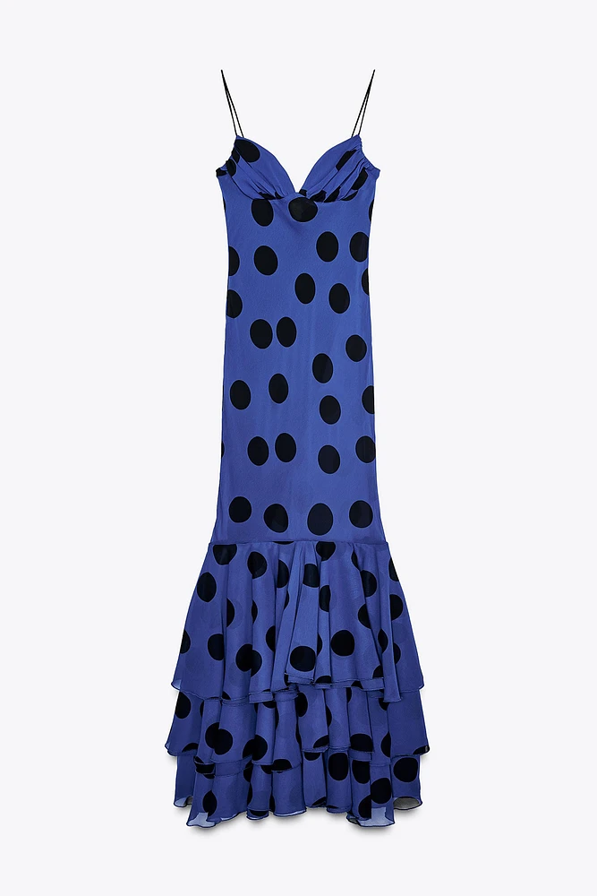 ROBE LONGUE À POIS ET VOLANTS
