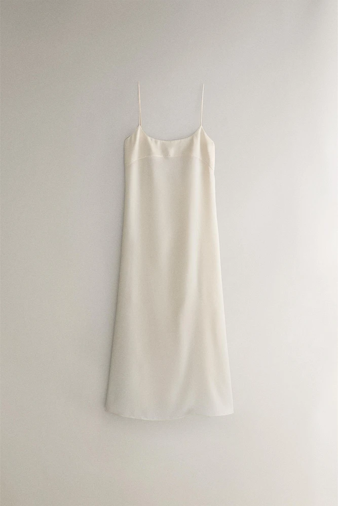 BEIGE SILK NIGHTGOWN