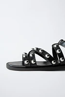SANDALES À CLOUS
