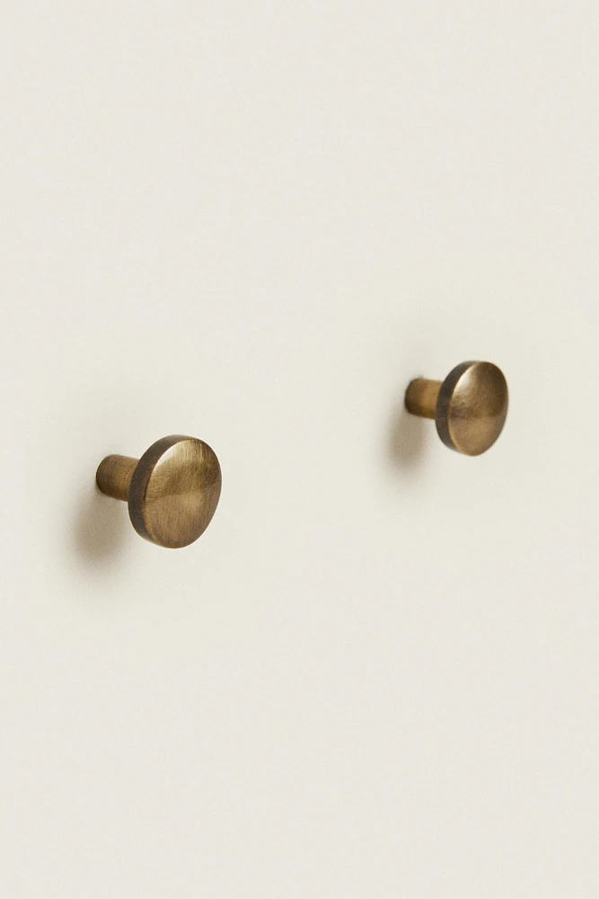 SET OF ROUND BRASS KNOBS (SET OF 2