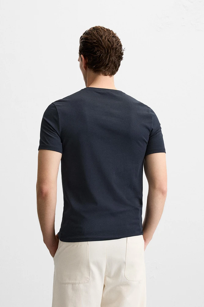 T-SHIRT SLIM FIT BASIQUE