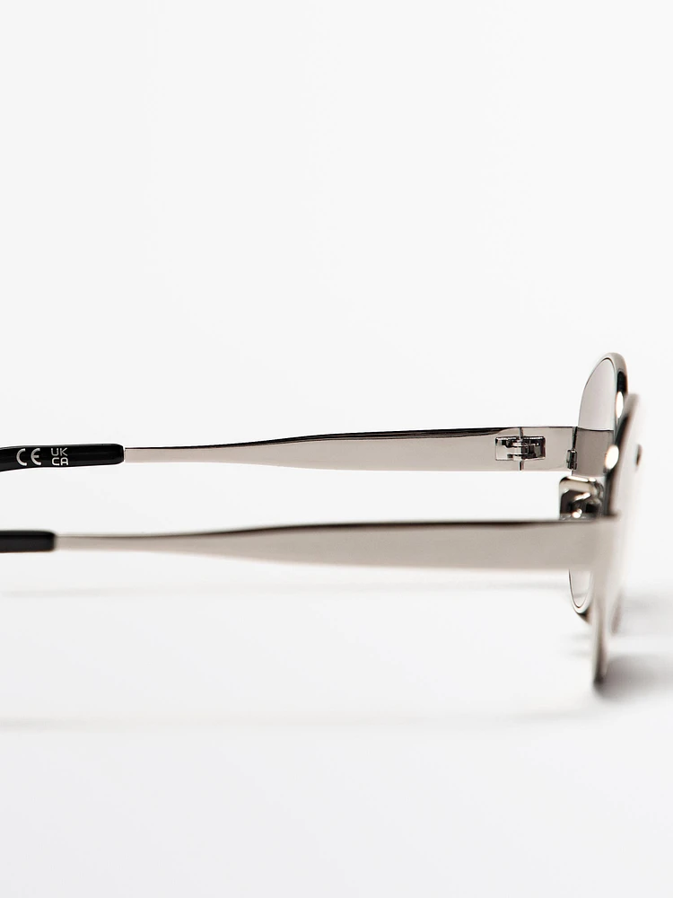 Oval metal sunglasses