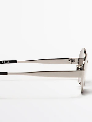 Oval metal sunglasses