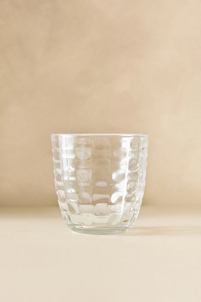 RAISED SQUARE-EFFECT TUMBLER
