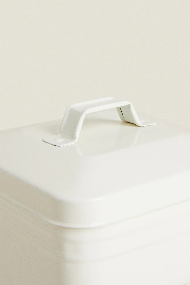 LAUNDRY CAPSULE CONTAINER