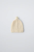 KNIT HAT WITH POMPOM