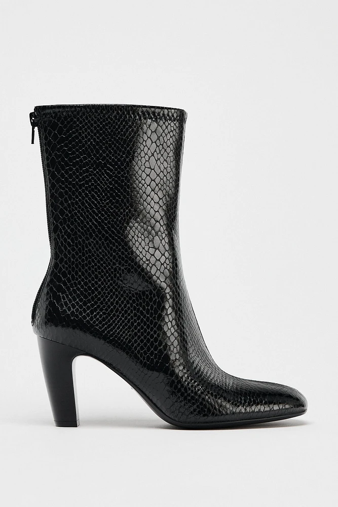 TEXTURED HEELED ANKLE BOOTS