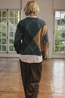 KNIT ARGYLE SWEATER