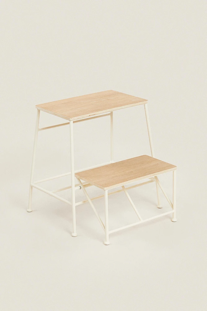 WOOD STOOL | LADDER