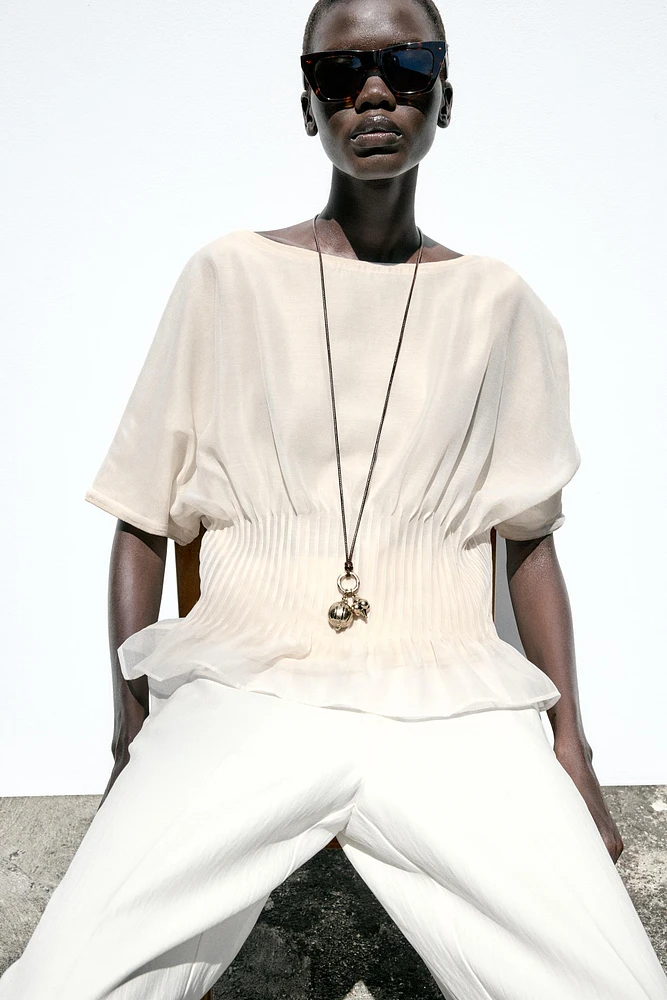 TOP EN MAILLE ET ORGANZA