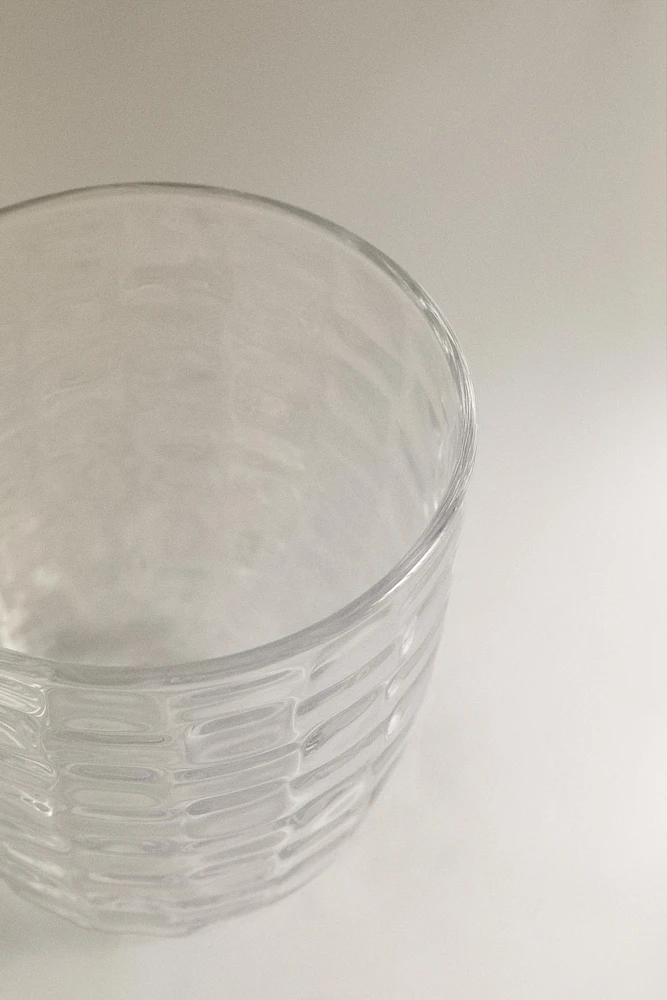 RAISED SQUARE-EFFECT TUMBLER