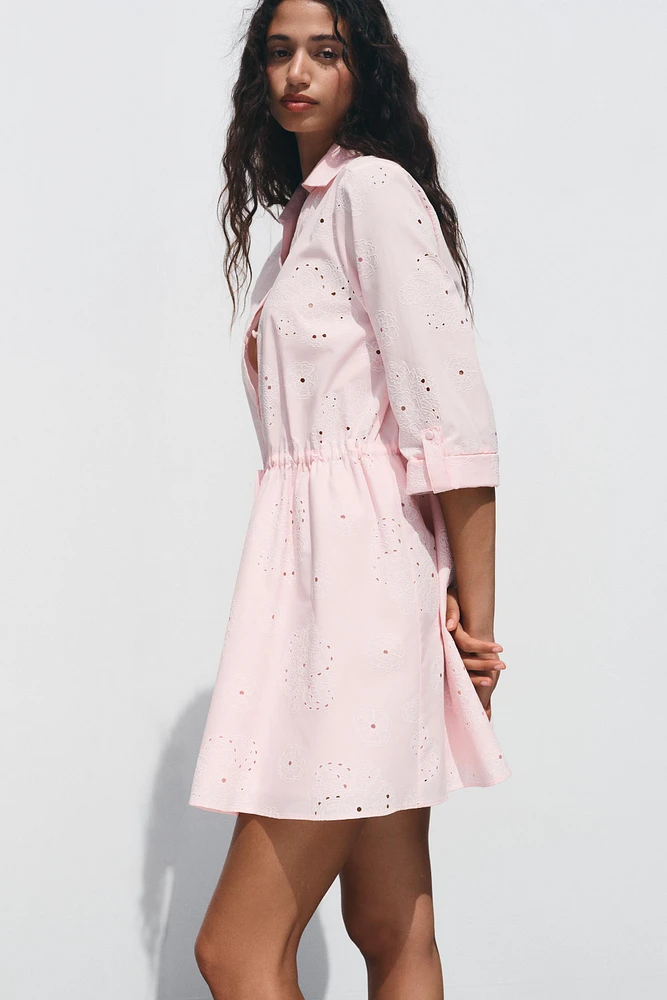 ROBE BRODÉE À EFFET GOMME