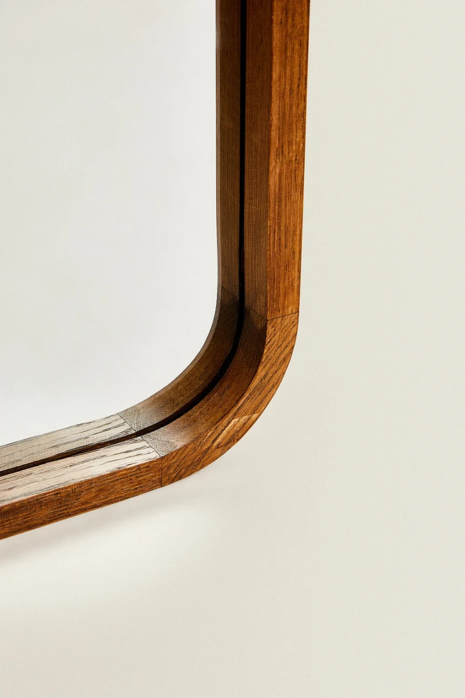 ROUND FULL-LENGTH MIRROR WITH FRAME