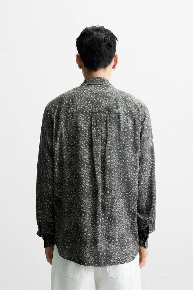 CHEMISE À IMPRIMÉ ABSTRAIT