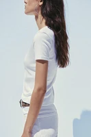 T-SHIRT AVEC COUTURE AU DOS