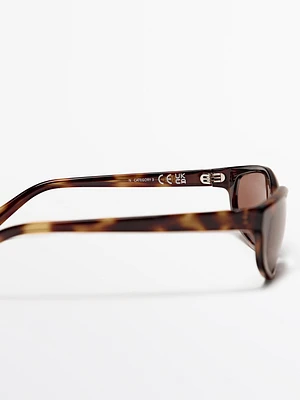 Lunettes de soleil ovales petit format