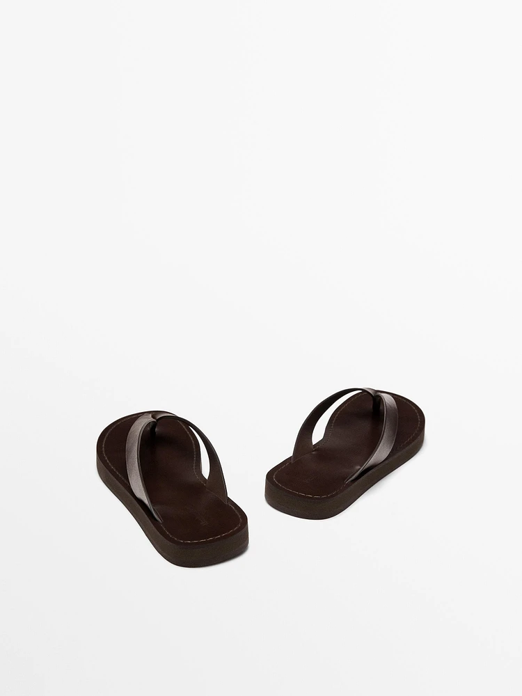 Sandales plates en cuir