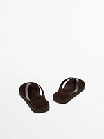 Sandales plates en cuir