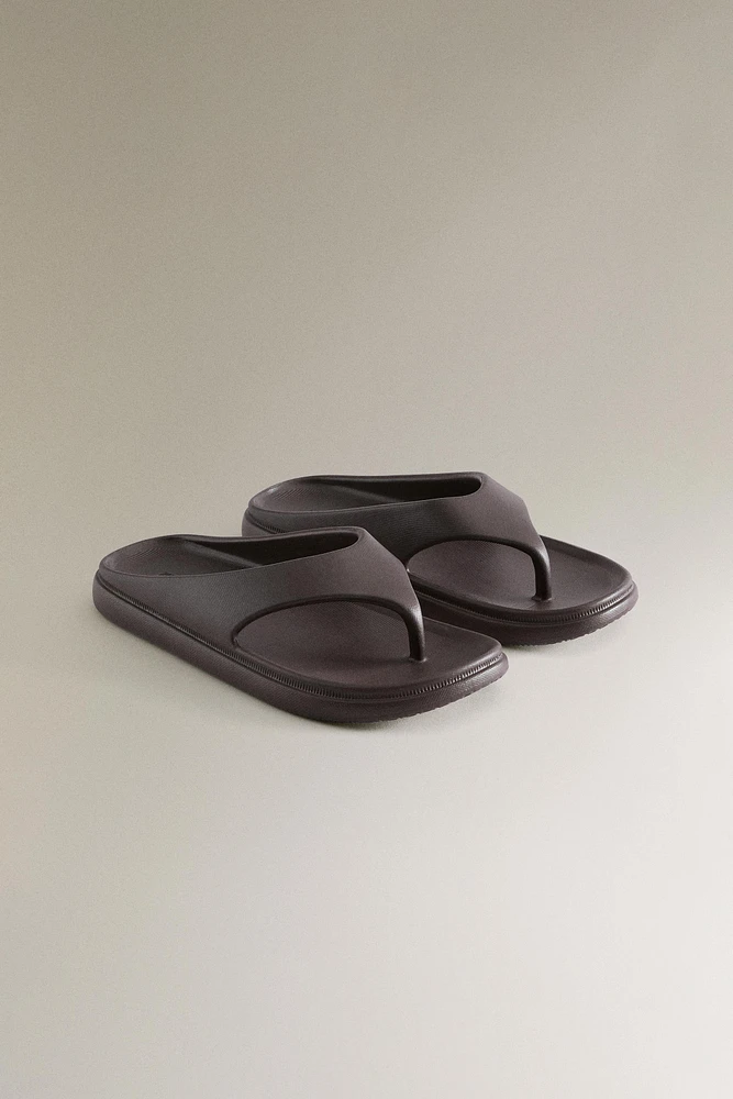 SANDALES DE BAIN CAOUTCHOUTÉES