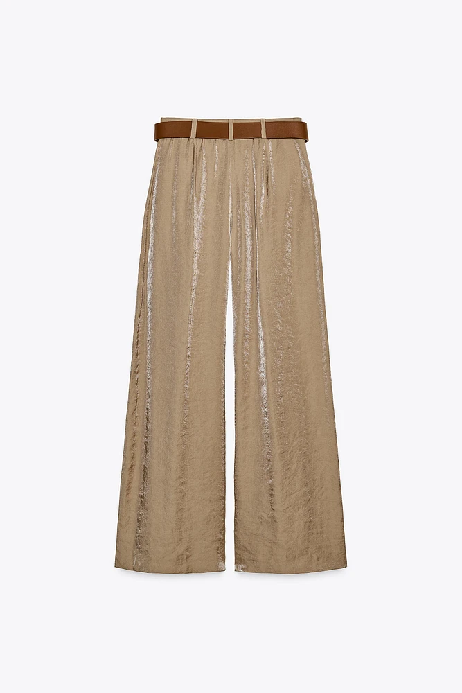 PANTALON LARGE SATINÉ AVEC CEINTURE