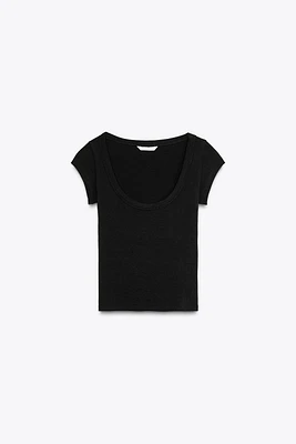 SCOOP NECK TOP