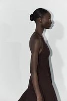 ROBE EN TULLE ASYMÉTRIQUE