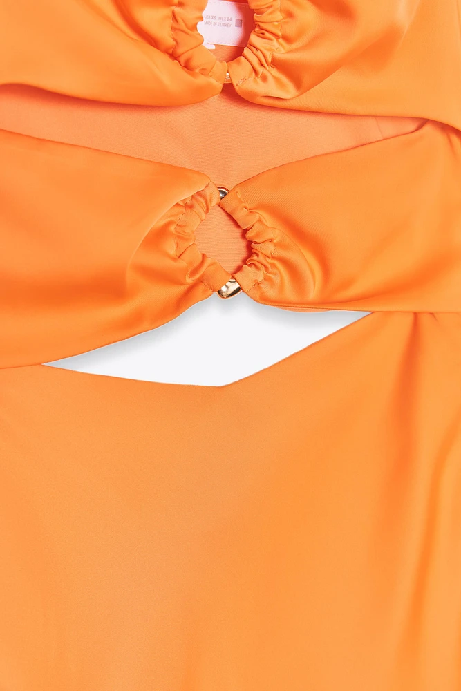 ROBE MI-LONGUE SATINÉE AJOURÉE