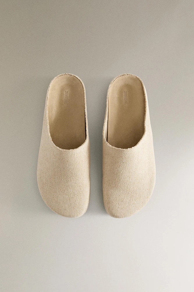 MINIMALIST LINEN CLOGS