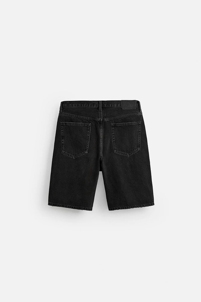 STRAIGHT FIT DENIM SHORTS