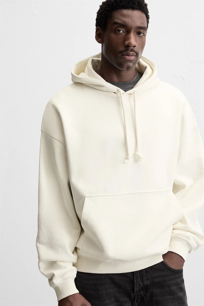 HEAVYWEIGHT HOODIE