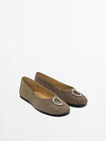 Ballet flats with metal piece
