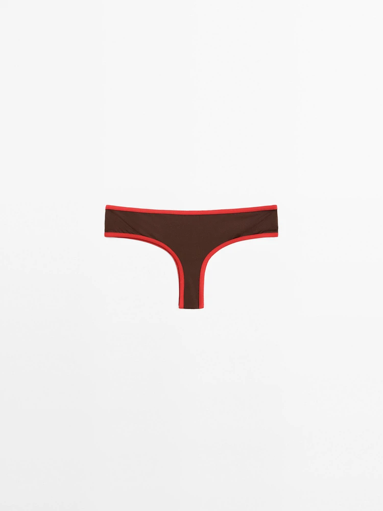 Bas de bikini contrastant