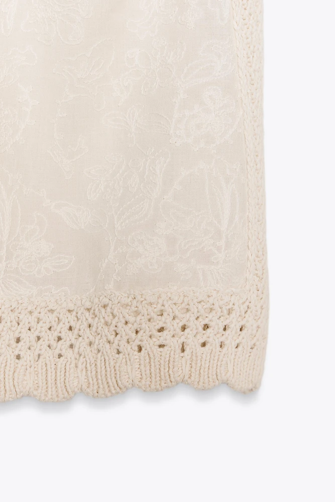 TOP EN MAILLE À BRETELLES MATIÈRES VARIÉES