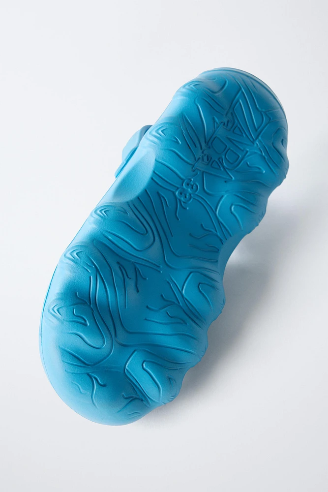 RUBBER CLOGS